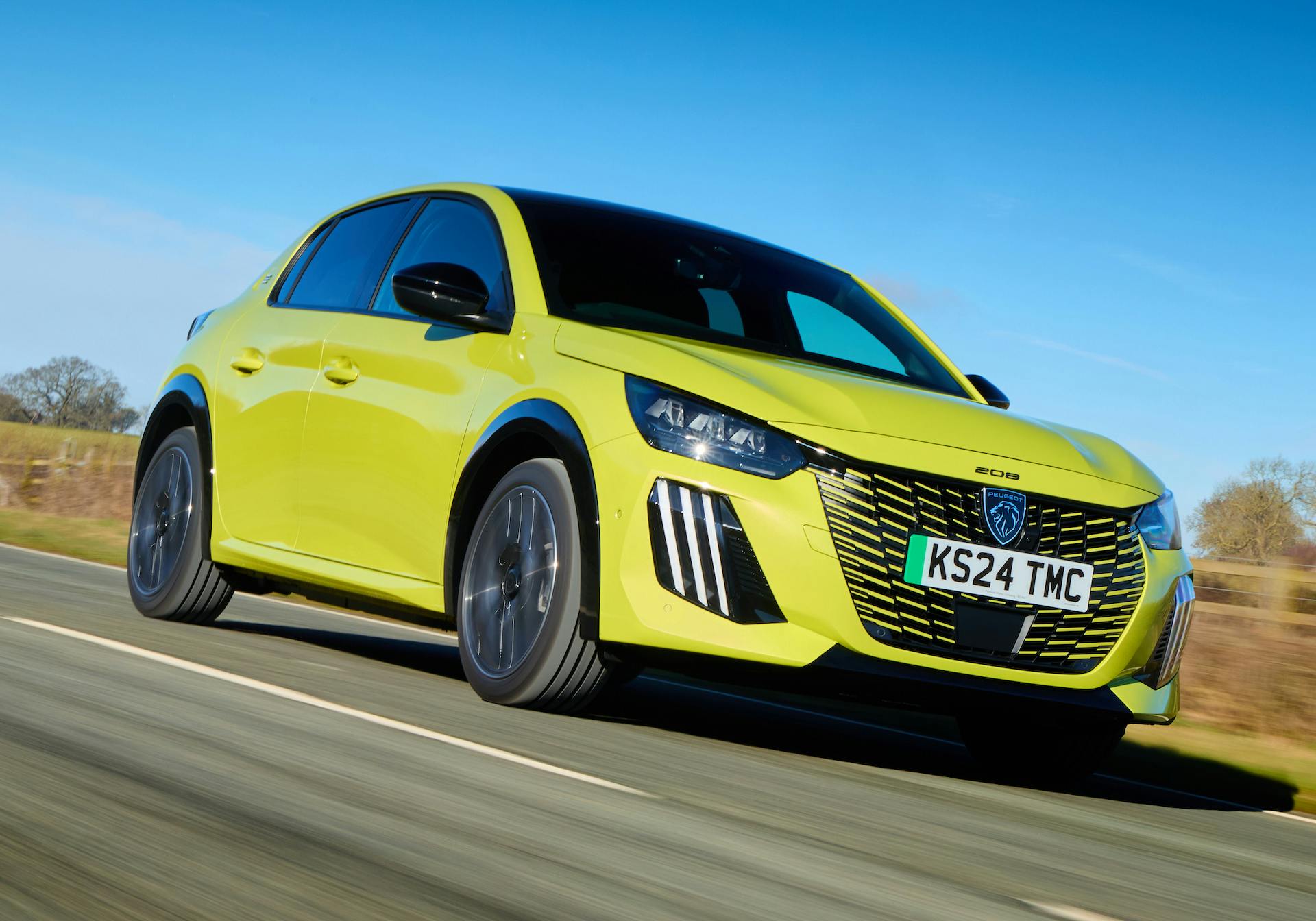 Peugeot E-208 driving