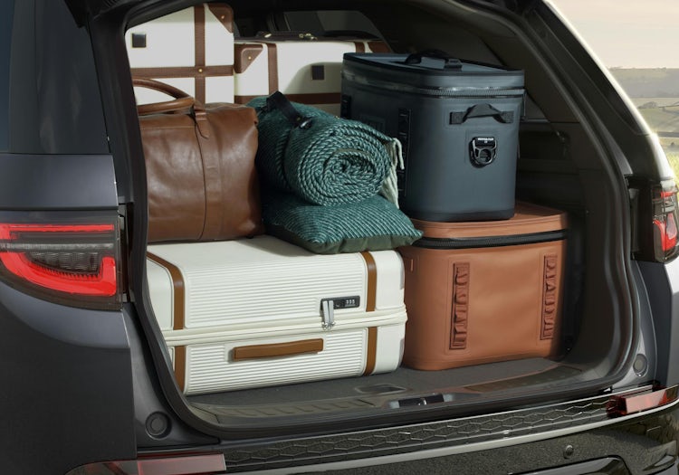 land rover discovery boot full of luggage